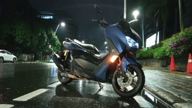 Merawat rem ABS sangat penting untuk menjamin keselamatan pemotor di jalan raya. Foto: Yamana Nmax 155, salah satu sepeda motor yang menggunakan rem ABS. [Yamaha Indonesia Motor Mfg ]