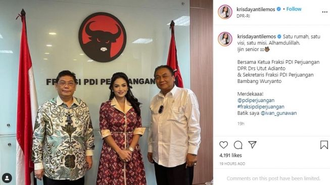 Tangkapan layar, potret Krisdayanti bersama Ketua dan Sekretaris Fraksi PDI Perjuangan. [Instagram/@krisdayantilemos]