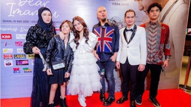 Potret Akrab Al El Dul dengan Anak Mulan Jameela. [Instagram/mulanjameela1]