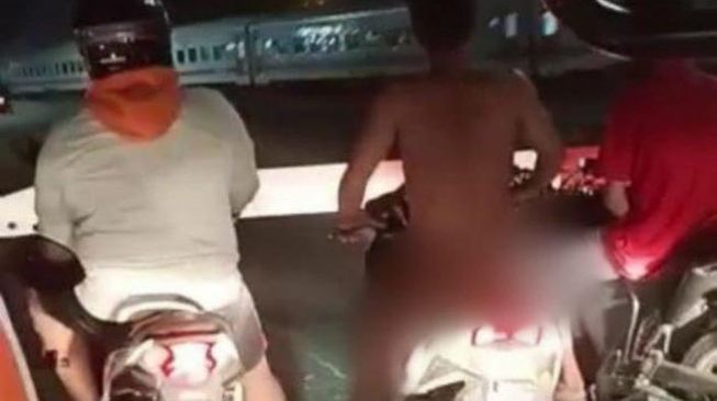 Cerita si Perekam Kejar Pria Bugil Naik Motor Ngebut di Jalanan Sidoarjo