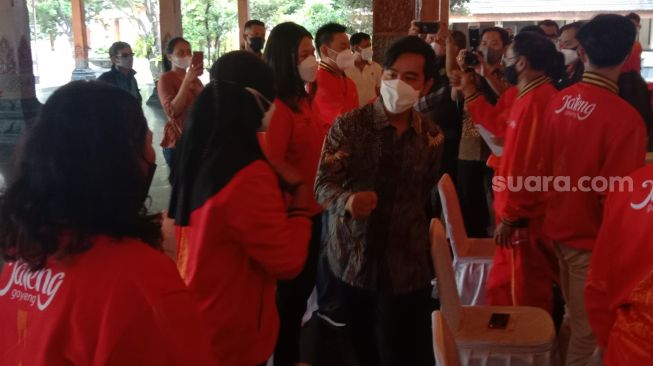 Lepas Atlet Tampil di PON Papua, Gibran: Semoga Menang dan Membanggakan Kota Solo