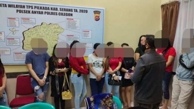 Belasan Wanita Malam dan Pria Hidung Belang Diamankan Petugas