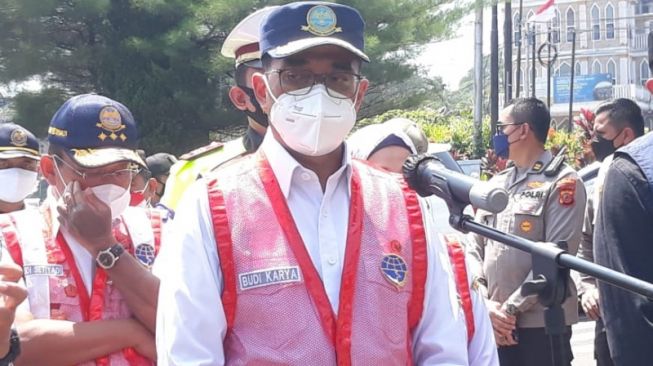 Mengkhawatirkan, Menhub Sebut 4.000 Orang ke Luar Negeri dari Bandara Soetta