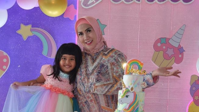 Alasan Vania Anak Bungsu Venna Melinda Tak Mau Lagi Punya Ayah Sambung Bikin Sedih