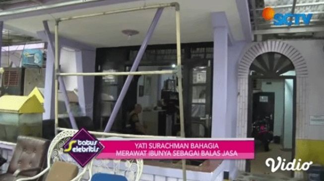 Seleb tinggal di rumah sederhana. [Youtube/Status Selebriti SCTV]