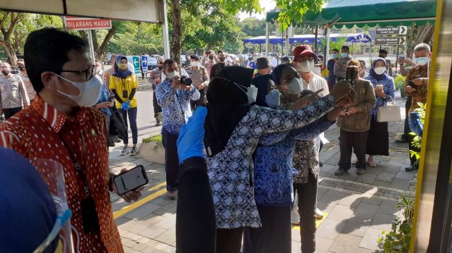 Hari Ini Candi Prambanan Dibuka untuk Wisatawan, Pengunjung Dibatasi Maksimal 7.500 Orang