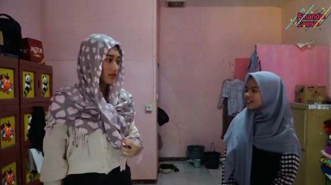 Potret pesantren Azis Gagap. (YouTube/Amanda Caesa)