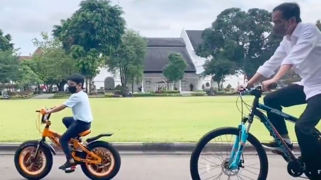 Masuk Sekolah Dasar, Jan Ethes Ungkap Cita-Citanya: Mau Jadi Presiden Kayak Mbah ...