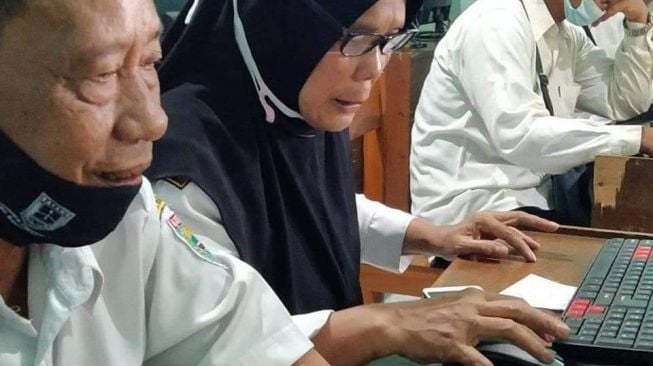 Curhatan guru honorer ikut PPPK. (Twitter/@Ono_Niha)