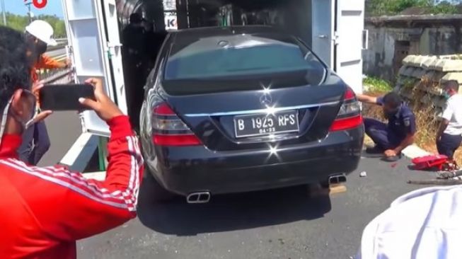 Begini Cara Mobil Presiden RI Dikirim ke Luar Kota (YouTube)