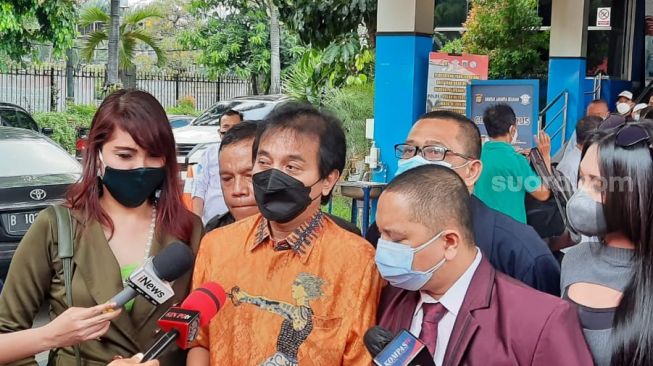 Tak Terima Dihina dan Difitnah, Roy Suryo Laporkan Ferdinand Hutahean ke Polisi