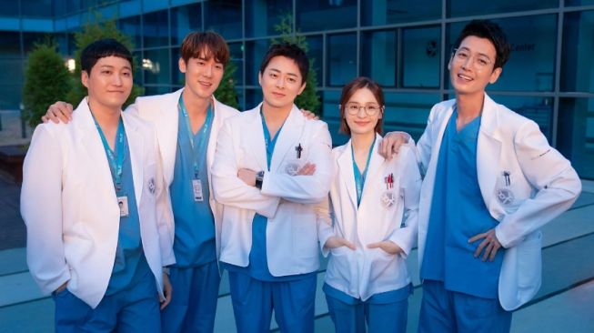 Hospital Playlist. (hancinema)