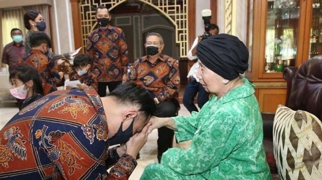 Ibu Mertua SBY Meninggal Dunia, AHY: Sosok Eyang Panutan
