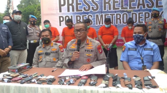 Polisi Serahkan 31 Mobil Yang Dibawa Kabur Sindikat Penipuan di Depok