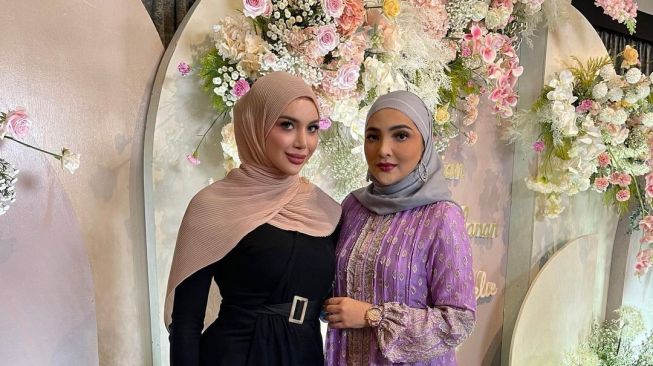 Alasan Millen Cyrus Mulai Berani Tampil Berhijab