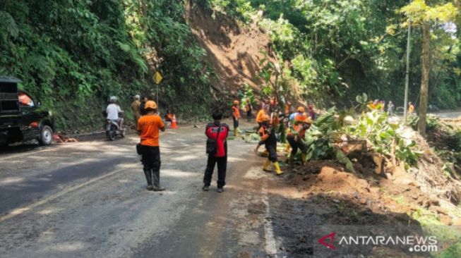 Longsor di Jalur Gumitir, Sistem Buka Tutup Diberlakukan