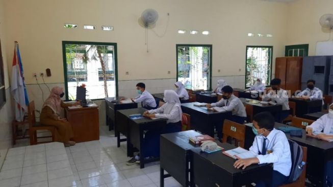 Siswa SMPN 10 Positif Covid-19, Disdik Depok Hentikan PTMT hingga 25 Oktober