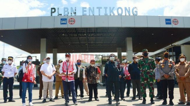 Menteri Perhubungan Kunjungi PLBN Aruk dan Entikong