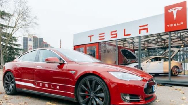 Tesla Dinilai Mampu Bertahan Dalam Krisis Chip Global dan Pimpin Perubahan