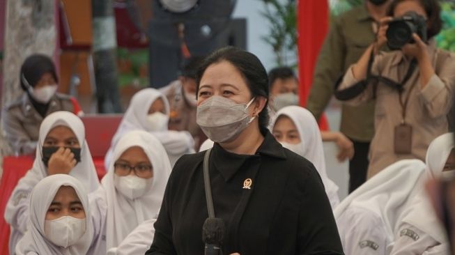 Jemput Bola, Ketua DPR dan Presiden Tinjau Vaksinasi di Banten