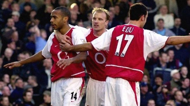 Duet maut Arsenal Thierry Henry dan Dennis Bergkamp. [AFP]