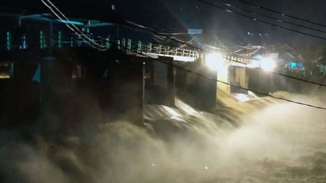 Bendungan Katulampa Bogor Siaga 3, Warga Jakarta Waspada Banjir Malam Ini