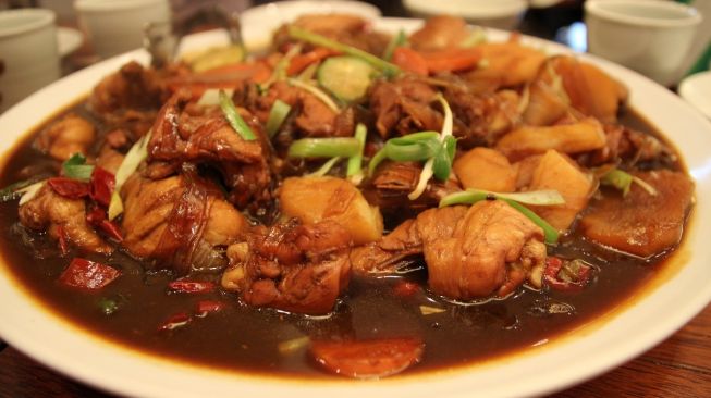 Enaknya Berkah, Resep Bumbu Semur Ayam ala Dapur Bu Haji