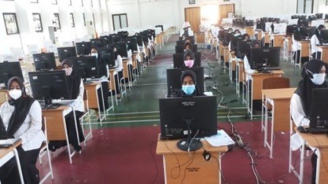 Datang Jauh-jauh dari Kampar, Peserta Gagal Ujian karena Telat 5 Menit