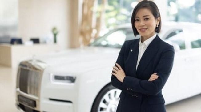 Irene Nikkein, Direktur Regional untuk wilayah Asia-Pasifik berasal dari Indonesia dan mengantongi ijazah RMIT Singapura [Rolls-Royce Motor Cars].