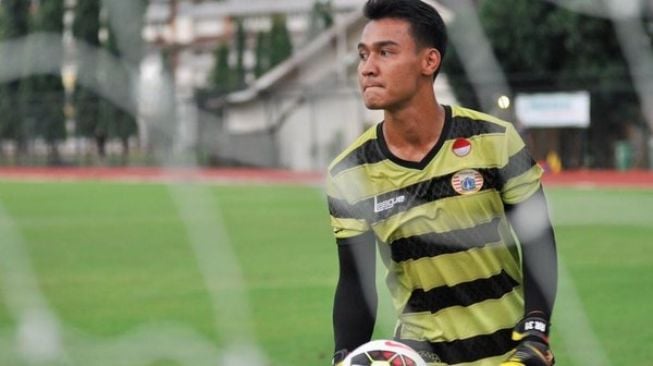Kiper AHHA PS pati FC, Reky Rahayu saat membela Persija Jakarta. [Persija.co.id]