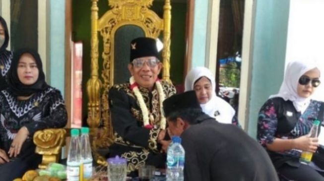 Bukan Cuma Kerajaan Angling Darma, Ini 5 "Kerajaan" yang Bikin Geger Se-Indonesia