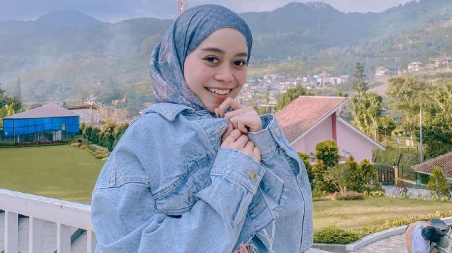 Deretan Kontroversi Lesti Kejora, Terbaru Ungkap Nikah Siri Diam-diam dengan Rizky Billar