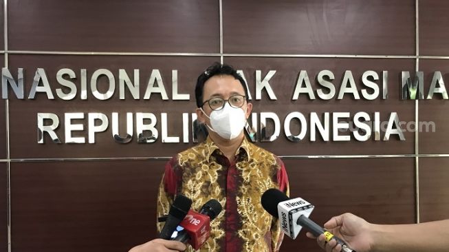 Anggota Komnas RI Beka Ulung Hapsara saat menjelaskan penanganan kasus pelecehan pegawai KPI. (Aulia Ivanka Rahmana)