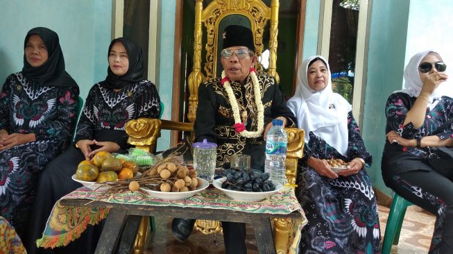 Ternyata Ini Sumber Uang Raja Iskandar untuk Bangun Rumah Warga Miskin 