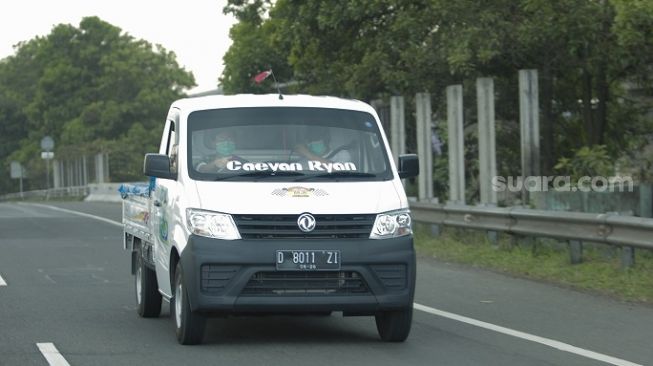 DFSK Super Cab yang berperan mendukung sektor bisnis konsumen. Ditemui tim Suara.com di Provinsi Jawa Barat [Suara.com/Manuel Jeghesta Nainggolan].