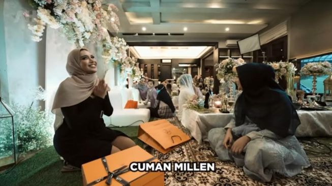 Momen ulang tahun Millen Cyrus. [Youtube/AH]