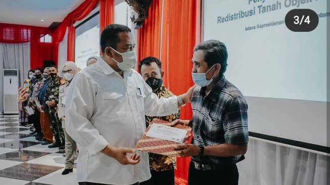 500 Warga Karawang terima sertifikat tanah dari Jokowi (Instagram)