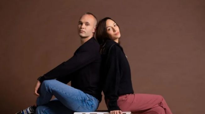 Profil Anna Ortiz, Istri Setia Legenda Barcelona Andres Iniesta