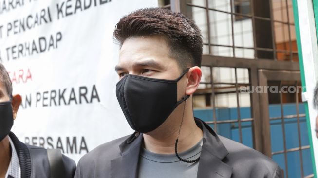 Profil Jonathan Frizzy, Pesinetron yang Sedang Berseteru dengan Dhena Devanka