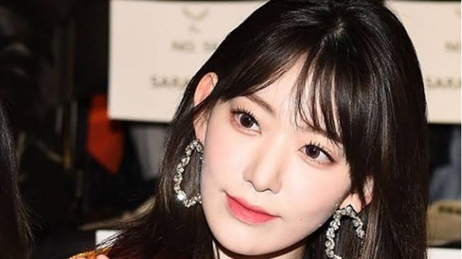 Miyawaki Sakura Dikabarkan Telah Resmi Bergabung pada Girl Grup HYBE Labels