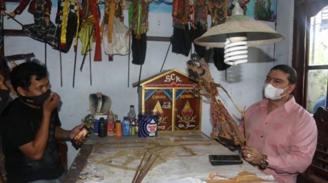 Regenerasi Perajin Wayang Kulit Sukses, Dekranasda Pekalongan Siap Fasilitasi