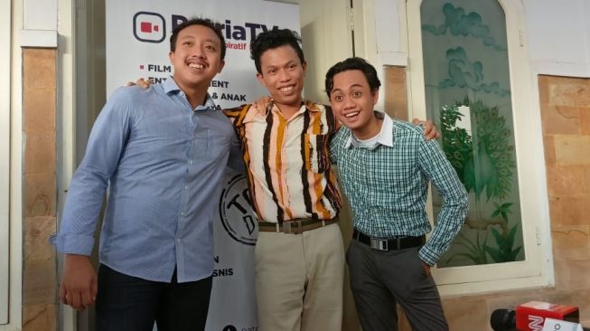 Warkopi menggelar konferensi pers untuk meminta maaf kepada keluarga besar Warkop DKI di kawasan Depok, Jawa Barat pada Jumat (24/9/2021). [Suara.com/Rena Pangesti]