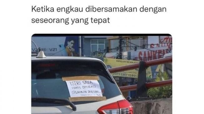 Tulisan belakang mobil yang bikin warganet tersentuh. (twitter)