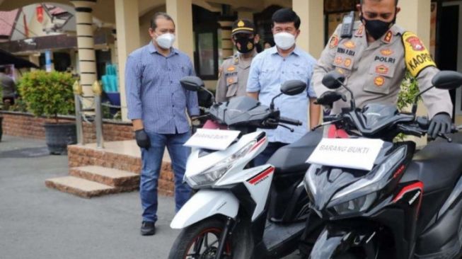 Buruan Cek, Polres Karawang Kembalikan Puluhan Motor Curian Ke Pemiliknya, Gratis!