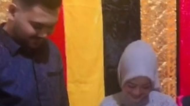 Viral Reaksi Cewek Dijodohkan sama Tetangga, Publik: Bagai Dunia Wattpad Jadi Nyata