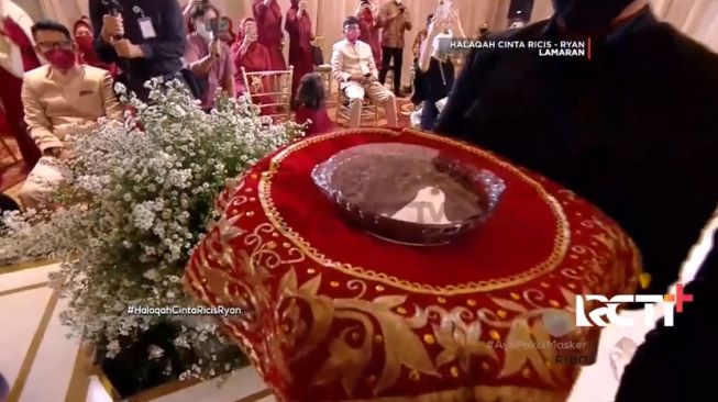 Hantaran lamaran Ria Ricis. [RCTIPlus]