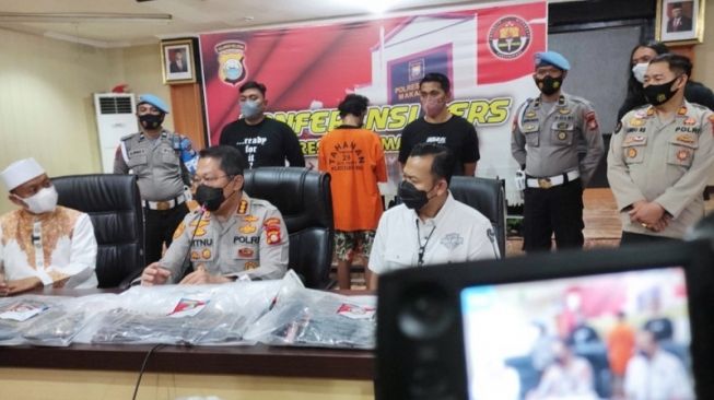 Polisi Ringkus Pelaku Pembakar Mimbar Masjid Raya Makassar