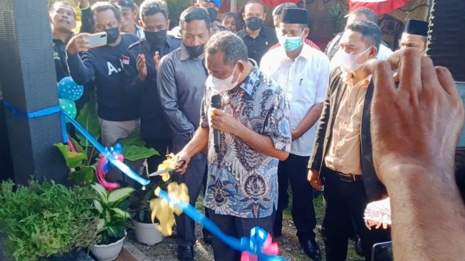 Bupati Akerina Resmikan Sejumlah Pasar Rakyat