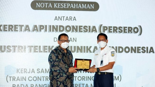 KAI Tandatangani MoU dengan PT INTI untuk Implementasi Train Control Monitoring System