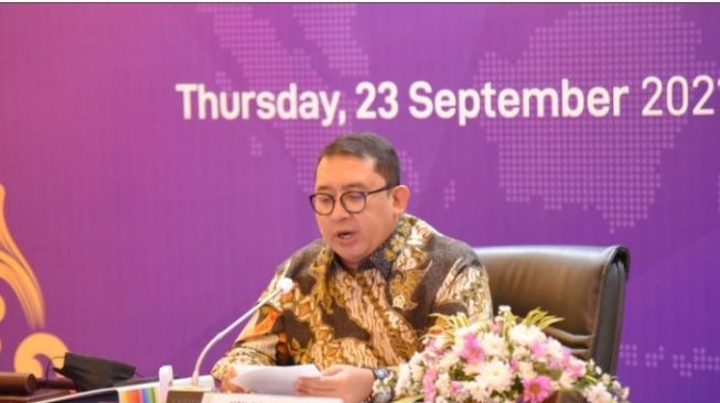 Ketua BKSAP DPR RI Fadli Zon saat Webinar Enforcing Measures to Combat Bribery: Comparative Analysis on the Anti-Bribery Legislations (UK and Southeast Asia), di Bogor. (Dok: DPR)